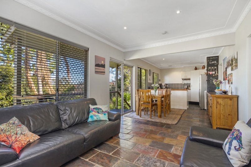 Photo - 35 Alhambra Avenue, Macquarie Hills NSW 2285 - Image 5