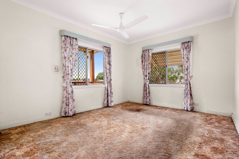 Photo - 35 Allen , Wynnum QLD 4178 - Image 7