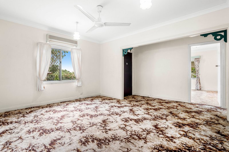 Photo - 35 Allen , Wynnum QLD 4178 - Image 9