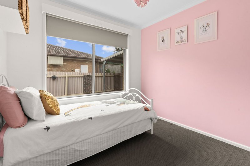 Photo - 35 Ambleside Crescent, Berwick VIC 3806 - Image 12