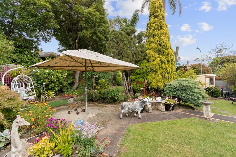 Photo - 35 Ambleside Crescent, Berwick VIC 3806 - Image 15