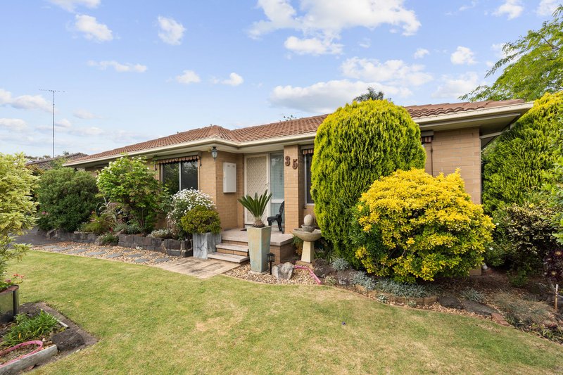 Photo - 35 Ambleside Crescent, Berwick VIC 3806 - Image 18