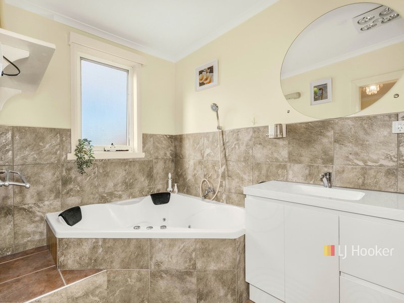Photo - 35 Amherst Street, West Ulverstone TAS 7315 - Image 8