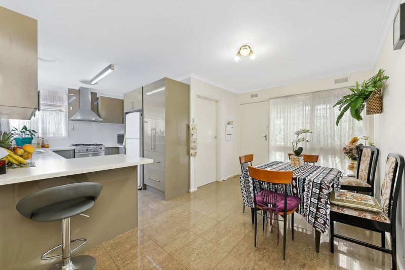 Photo - 35 Apex Street, Dandenong North VIC 3175 - Image 5