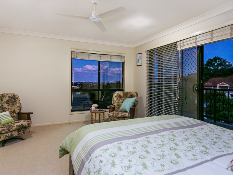 Photo - 35 Armstrong Way, Highland Park QLD 4211 - Image 4