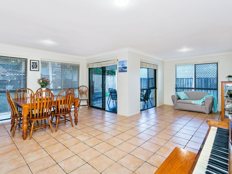 Photo - 35 Armstrong Way, Highland Park QLD 4211 - Image 9