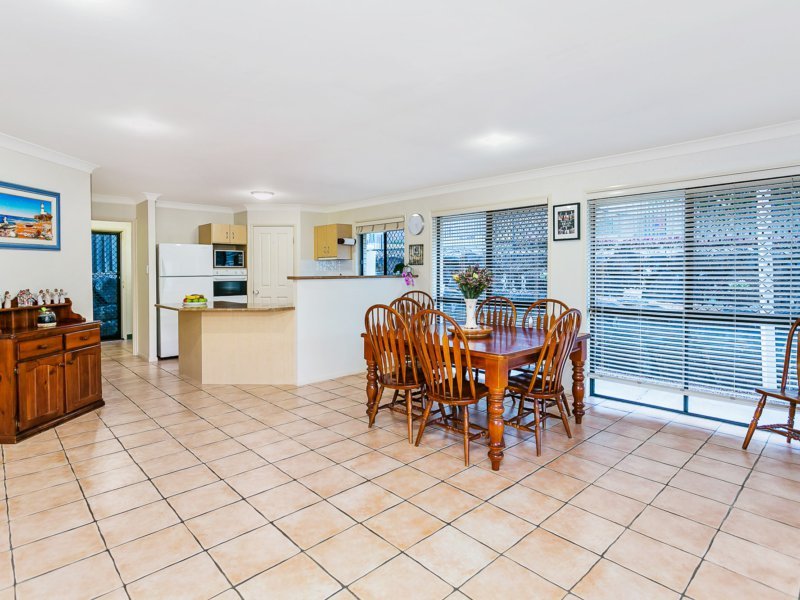 Photo - 35 Armstrong Way, Highland Park QLD 4211 - Image 10