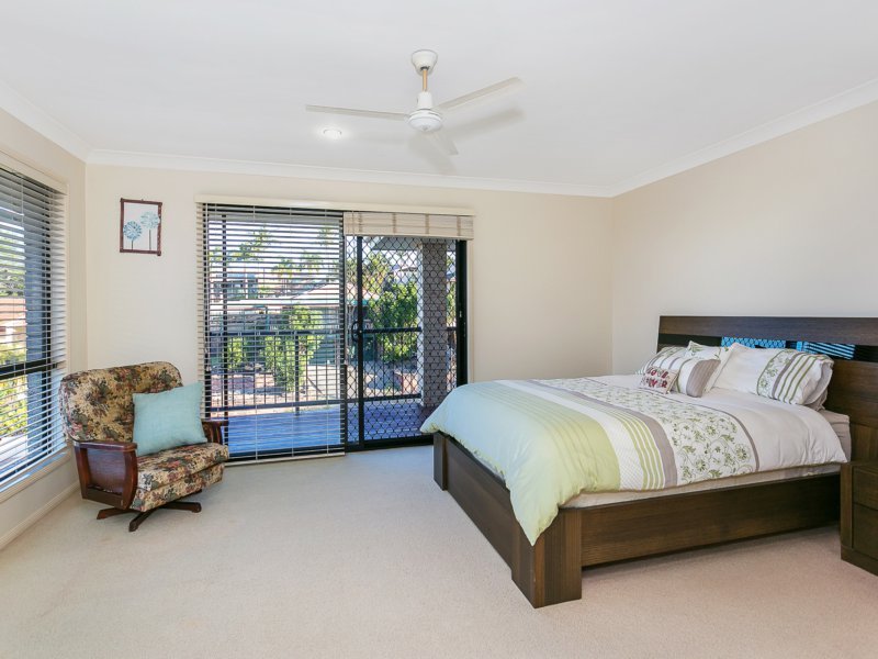 Photo - 35 Armstrong Way, Highland Park QLD 4211 - Image 13