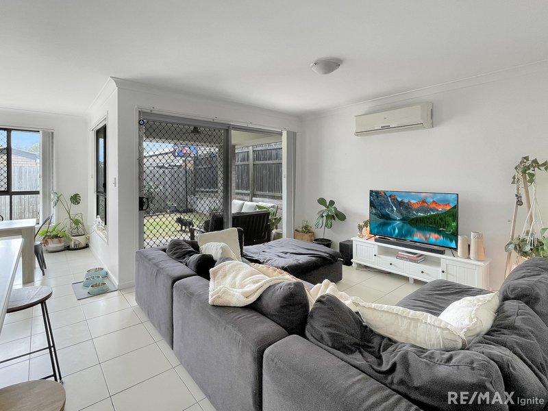 Photo - 35 Arnaldo Avenue, Augustine Heights QLD 4300 - Image 3