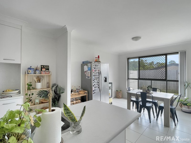 Photo - 35 Arnaldo Avenue, Augustine Heights QLD 4300 - Image 5