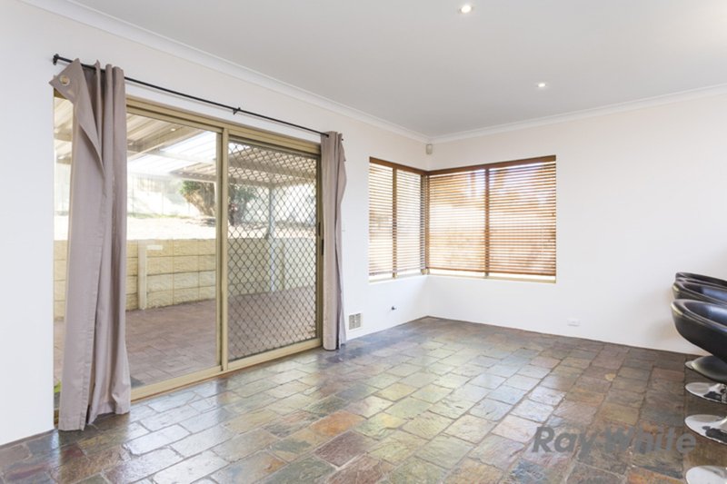 Photo - 35 Arnold Crescent, Kardinya WA 6163 - Image 4