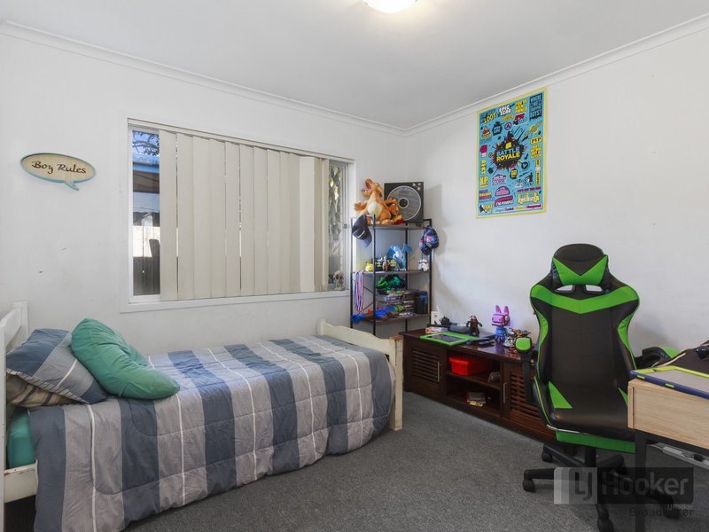 Photo - 35 Ashgrove Avenue, Runaway Bay QLD 4216 - Image 6