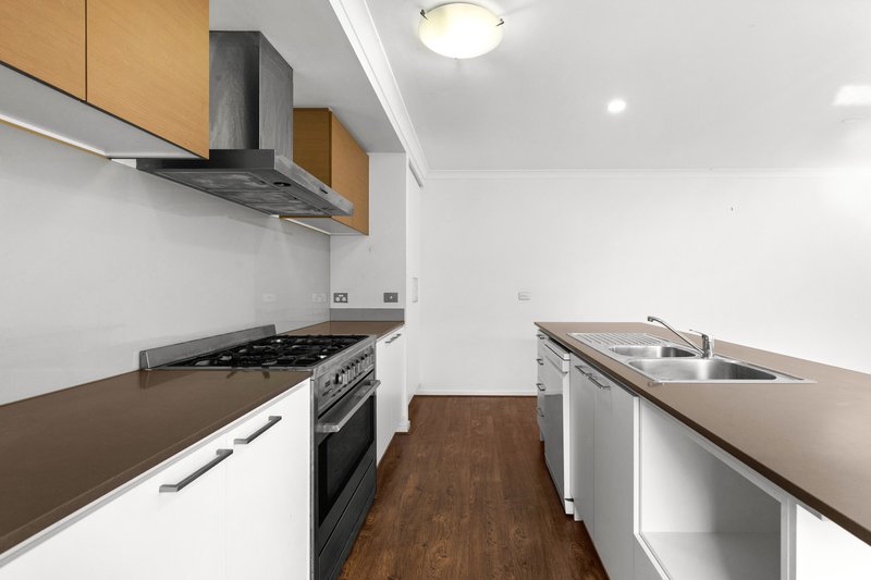 Photo - 35 Attunga Grove, Werribee VIC 3030 - Image 3