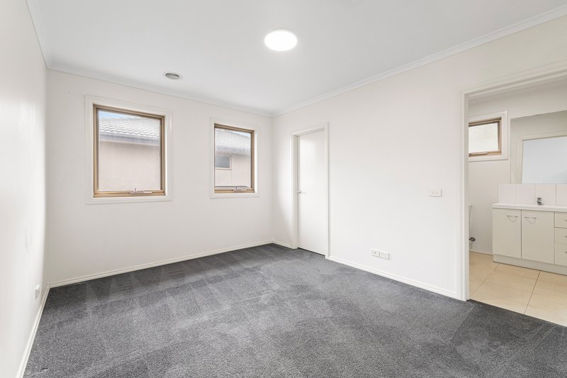 Photo - 3/5 Auguste Avenue, Clayton VIC 3168 - Image 7