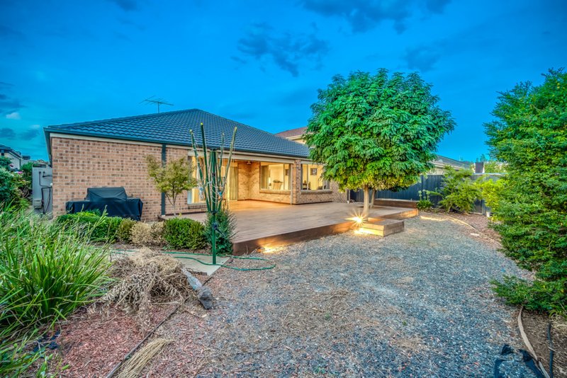 Photo - 35 Azure Drive, Tarneit VIC 3029 - Image 11