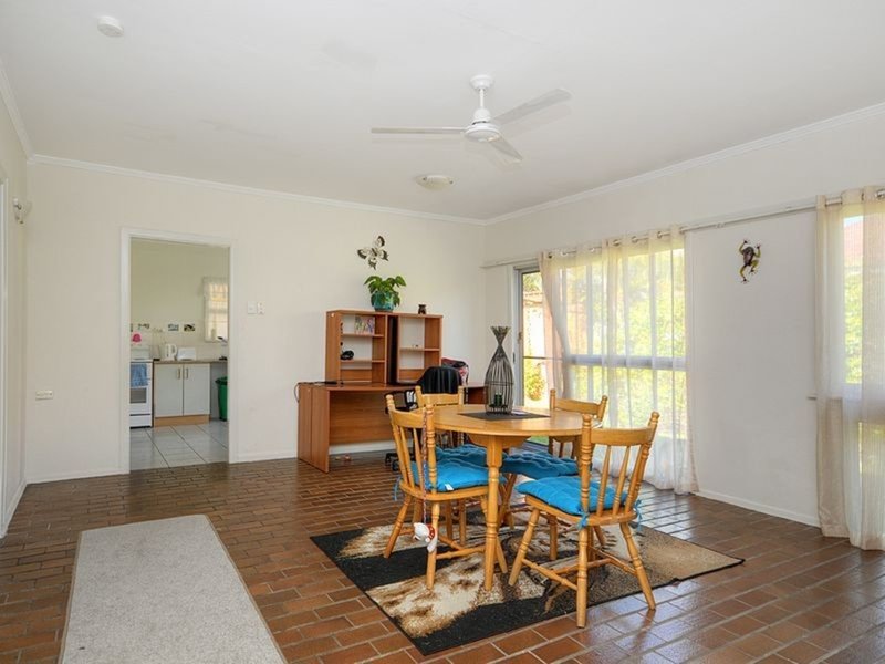 Photo - 35 Back Street, Biggera Waters QLD 4216 - Image 3