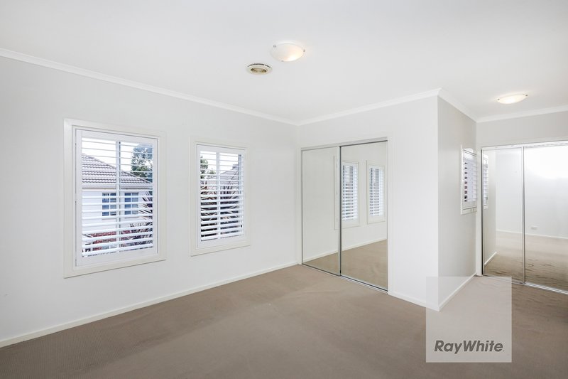 Photo - 35 Balerno Circle, Gowanbrae VIC 3043 - Image 9