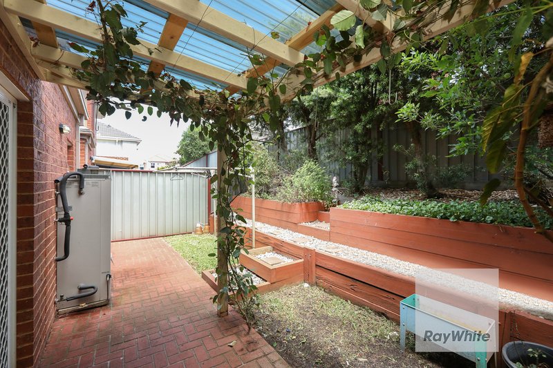 Photo - 35 Balerno Circle, Gowanbrae VIC 3043 - Image 11