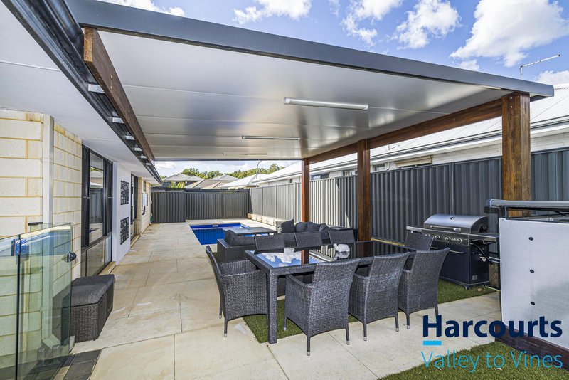 Photo - 35 Ballybofey Loop, Bullsbrook WA 6084 - Image 16