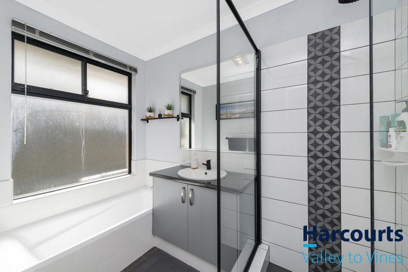 Photo - 35 Ballybofey Loop, Bullsbrook WA 6084 - Image 24