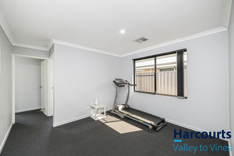 Photo - 35 Ballybofey Loop, Bullsbrook WA 6084 - Image 25