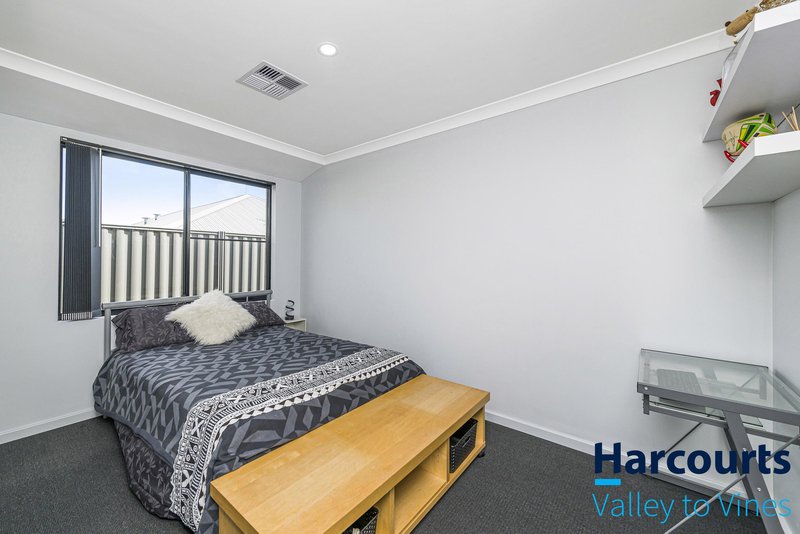 Photo - 35 Ballybofey Loop, Bullsbrook WA 6084 - Image 27