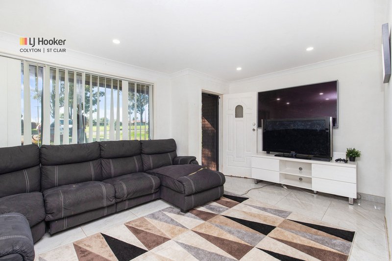 Photo - 35 Bambara Street, Dharruk NSW 2770 - Image 3