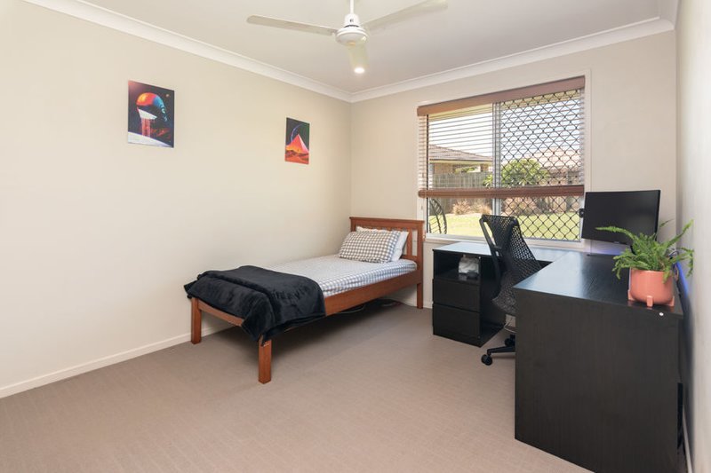 Photo - 35 Bankswood Drive, Redland Bay QLD 4165 - Image 13