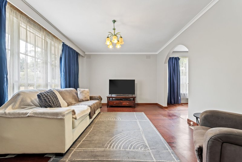 Photo - 35 Barclay Avenue, Croydon VIC 3136 - Image 2