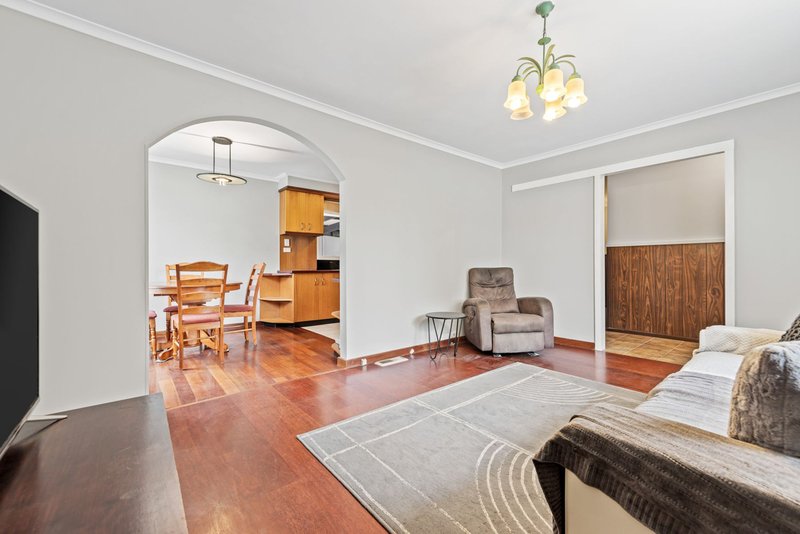 Photo - 35 Barclay Avenue, Croydon VIC 3136 - Image 3