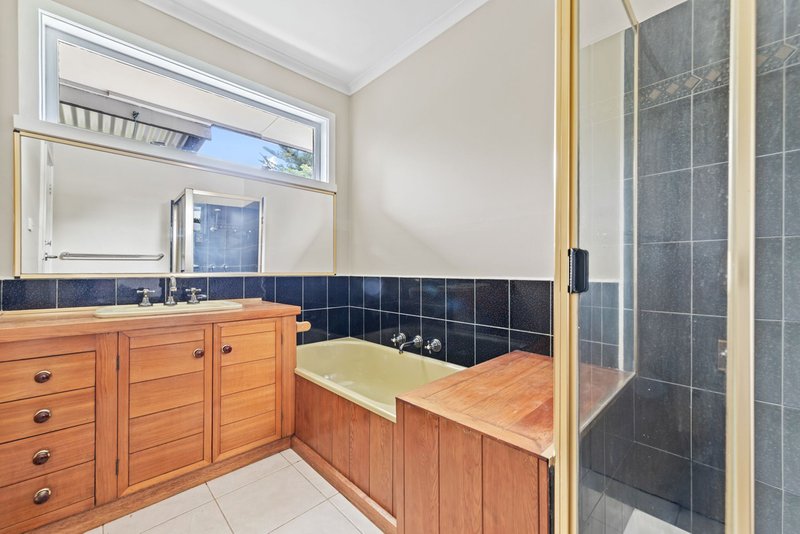 Photo - 35 Barclay Avenue, Croydon VIC 3136 - Image 8