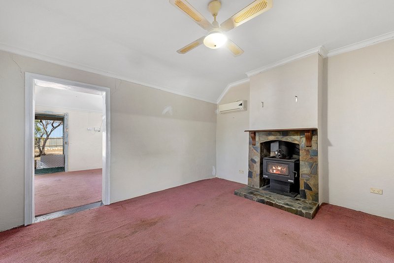 Photo - 35 Barkla Street, Moonta SA 5558 - Image 7