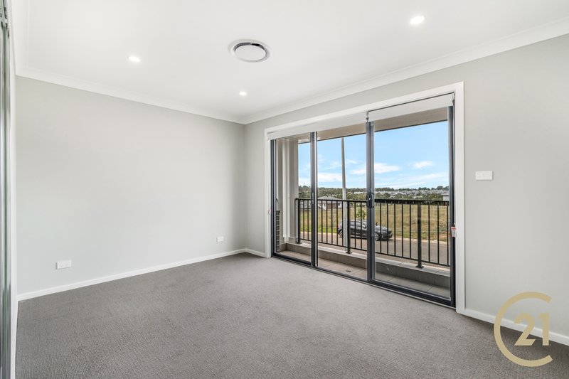 Photo - 35 Batavia Avenue, Leppington NSW 2179 - Image 4