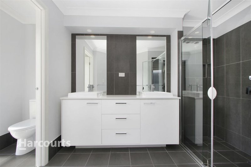 Photo - 35 Bayview Avenue, Haywards Bay NSW 2530 - Image 7