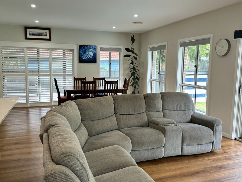 Photo - 35 Beacon Ave , Bulli NSW 2516 - Image 3
