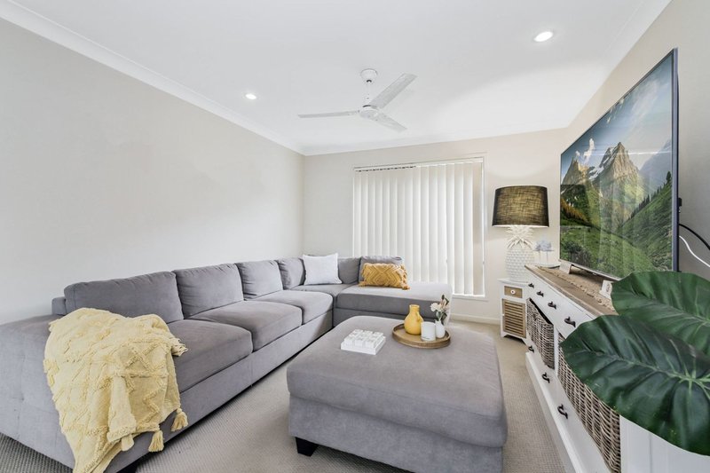 Photo - 35 Bellagio Cresent , Coomera QLD 4209 - Image 3