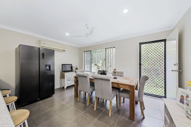 Photo - 35 Bellagio Cresent , Coomera QLD 4209 - Image 11