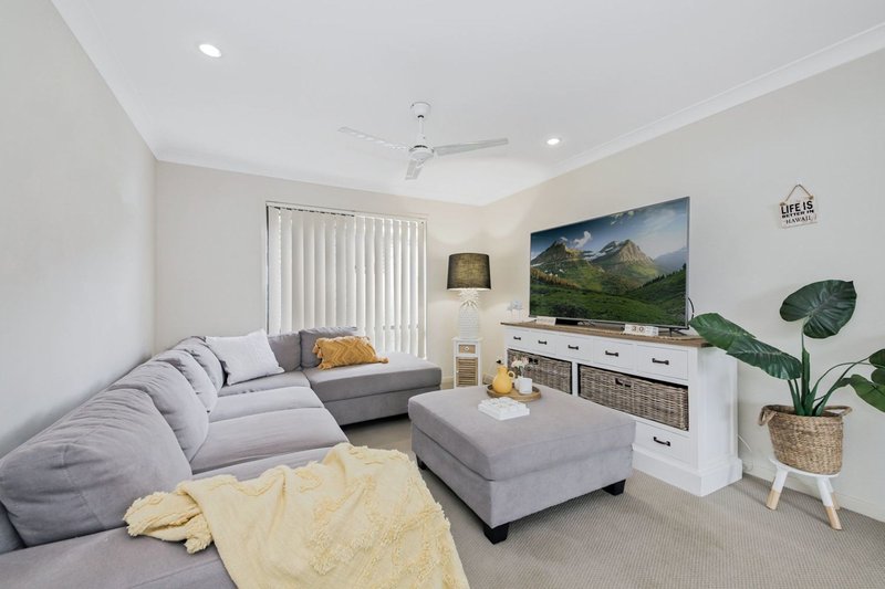 Photo - 35 Bellagio Cresent , Coomera QLD 4209 - Image 17