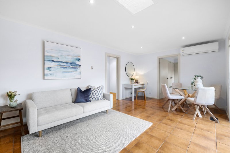 Photo - 35 Benkel Avenue, Cheltenham VIC 3192 - Image 4