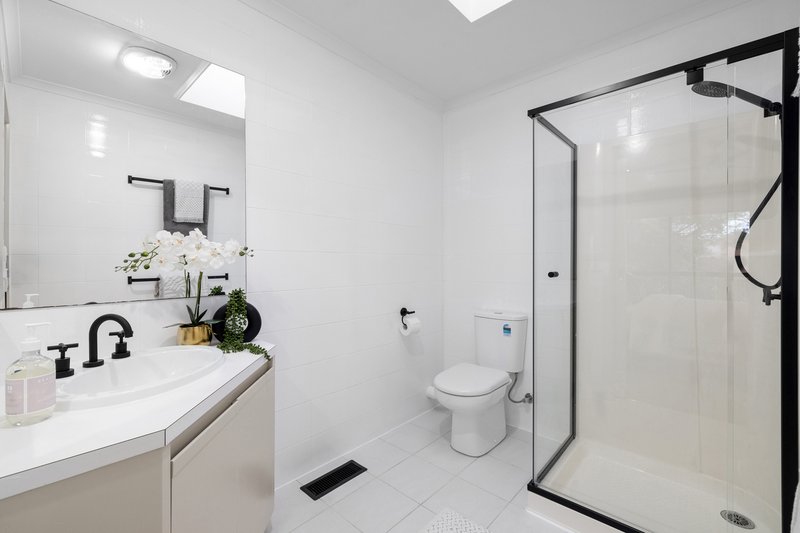 Photo - 35 Benkel Avenue, Cheltenham VIC 3192 - Image 14