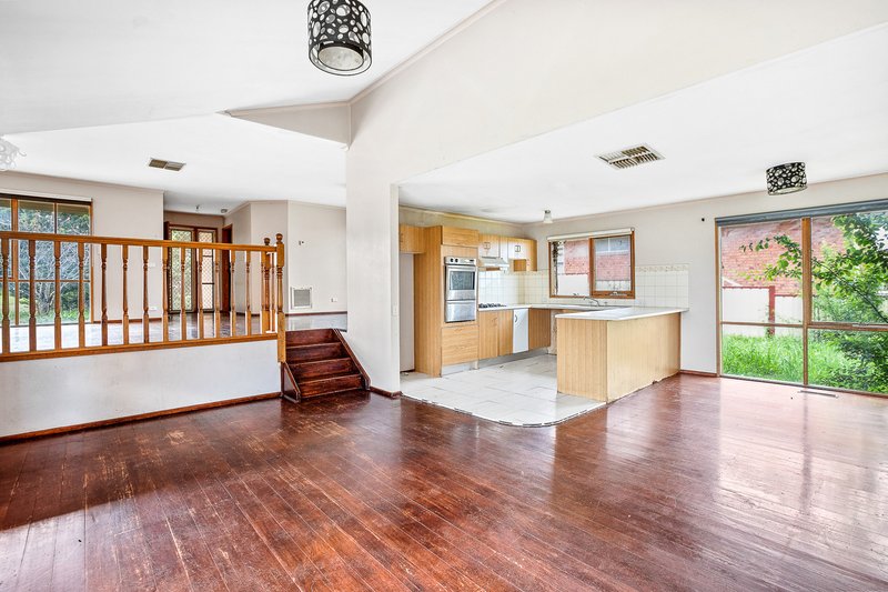 Photo - 35 Bicentennial Crescent, Meadow Heights VIC 3048 - Image 4