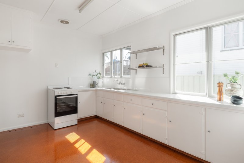 Photo - 35 Bilambil Street, Banyo QLD 4014 - Image 6