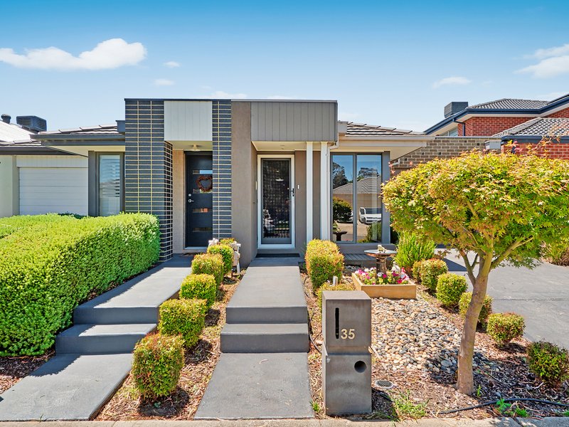 35 Bimberry Circuit, Clyde VIC 3978