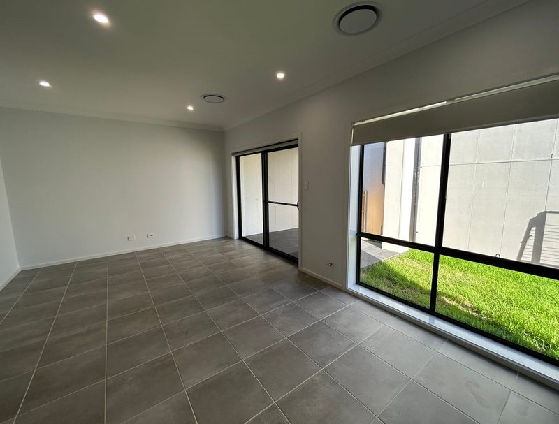 Photo - 35 Biscuit Street, Leppington NSW 2179 - Image 3