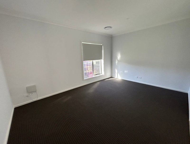 Photo - 35 Biscuit Street, Leppington NSW 2179 - Image 4