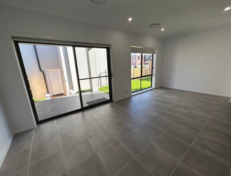 Photo - 35 Biscuit Street, Leppington NSW 2179 - Image 12