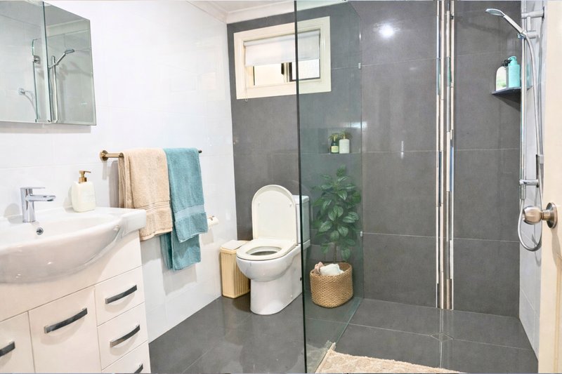 Photo - 35 Bishop Street, Forest Lake QLD 4078 - Image 9