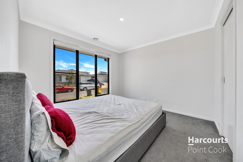 Photo - 35 Blenril Avenue, Tarneit VIC 3029 - Image 4