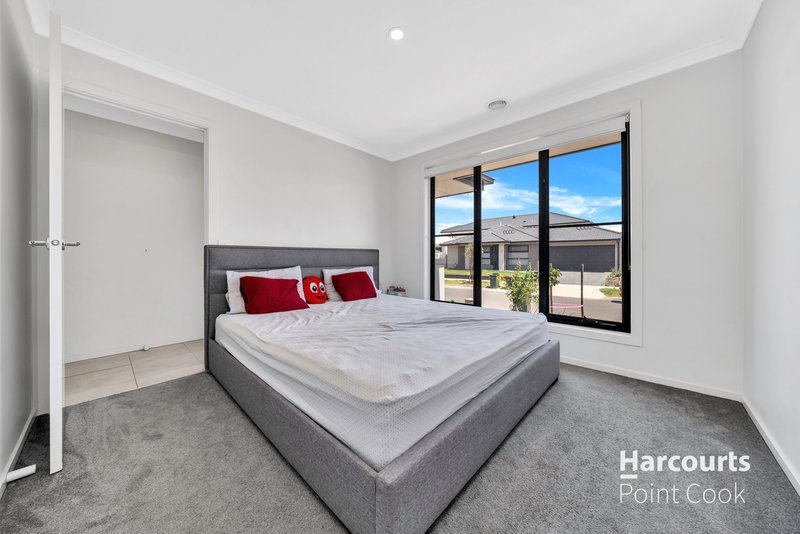 Photo - 35 Blenril Avenue, Tarneit VIC 3029 - Image 5