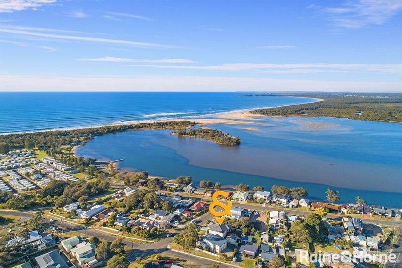 Photo - 35 Bolt Street, Shoalhaven Heads NSW 2535 - Image 2